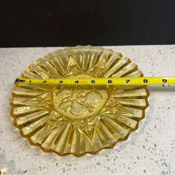 Vintage 1950s Federal Glass Fruit Harvest Serving Platters | Two pc: 12", 8.5" - Picture 10 of 12
